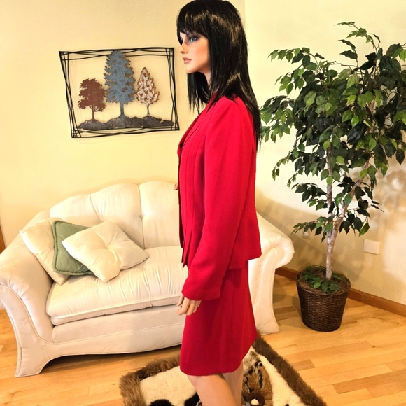 NWTs, Red Le Suit, Business Suit Pleated Jacket/Blazer,  A-Line Skirt, Size 12 - Picture 4 of 16